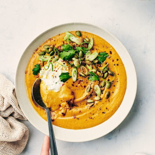 https://evergreenkitchen.ca/wp-content/uploads/2021/10/Curried-Pumpkin-and-Lentil-Soup-Vegan-0-4X5-500x500.jpg