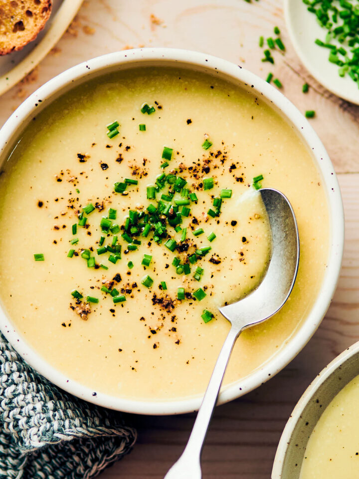 Vegan Potato Leek Soup - Evergreen Kitchen